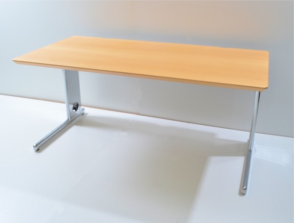 Schreibtisch - 160 cm, höhenverstellbar - Ahorn - Svoboda - sehr guter Zustand